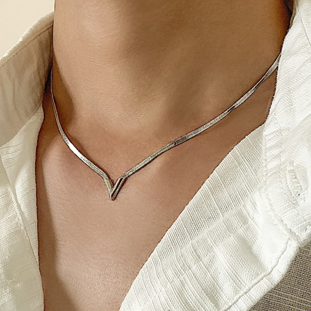 Sterling Silver V Shaped Necklace Flat Clavicle Herringbone Choker - Picture 2 of 8
